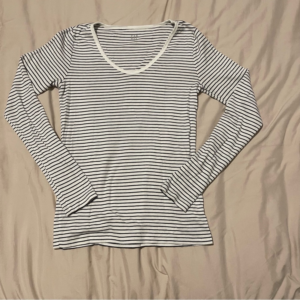 GAP Black and White Striped Long Sleeve Women’s Top Size S